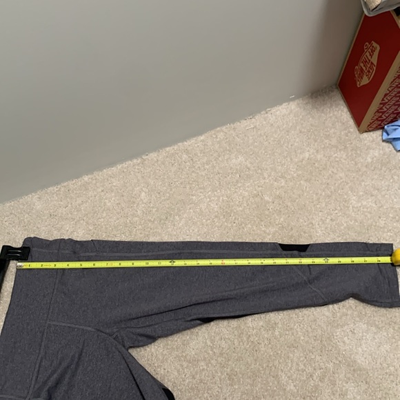 Lululemon Pace Rival Crop Legging with Pockets
Heathered Black / Slate Size 6 - Picture 14 of 14
